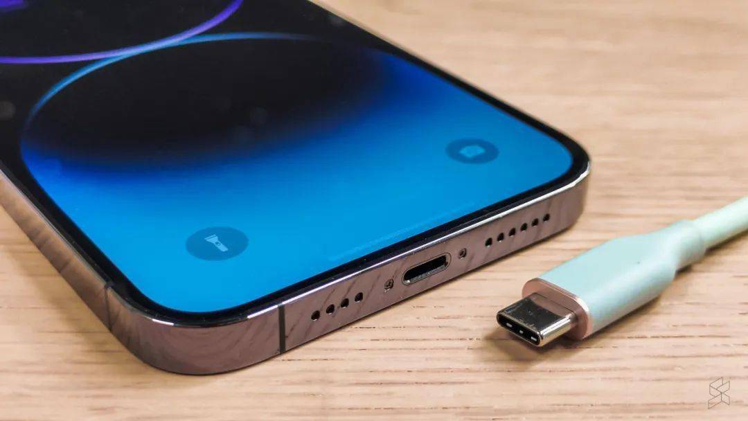 苹果解除限制，新 iPhone 存储翻倍