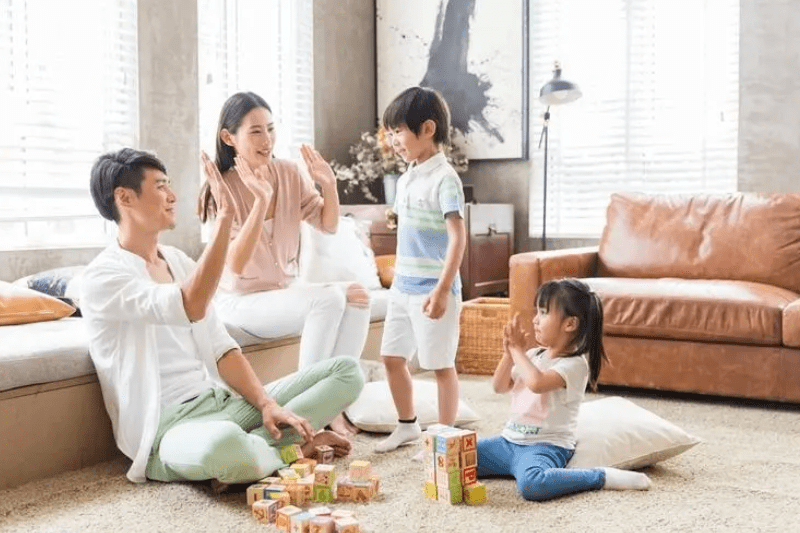“我的心都快破了”，女儿哭着控诉妈妈只偏心弟弟，网友直呼心疼