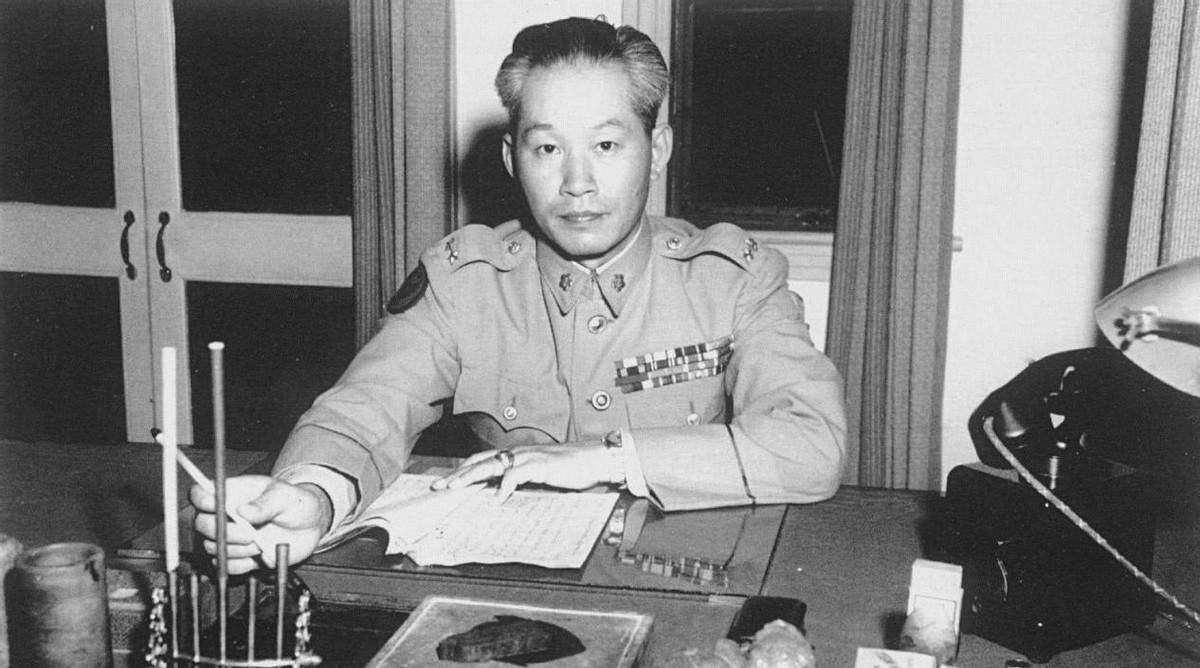 孙立人：被软禁33年，得“大小乔”相伴，卖荔枝养家，子女皆学霸