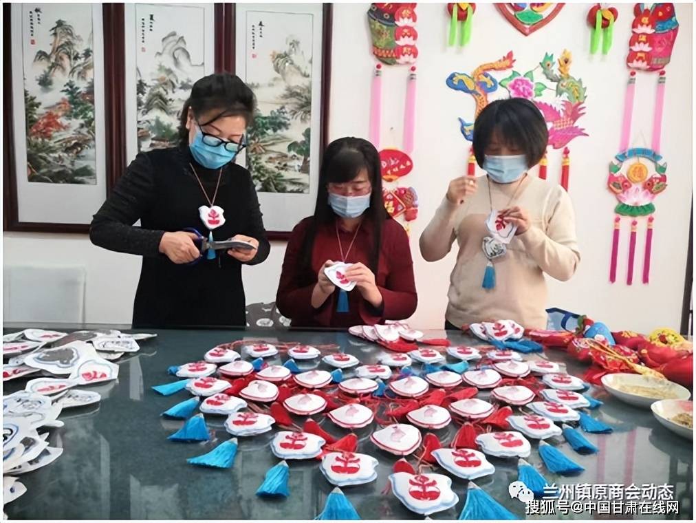 非遗文化世代传承庆阳刺绣香飘四海任艳艳来兰参加刺绣产品推介会
