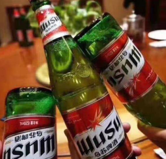 乌苏啤酒、为何被称为“夺命大乌苏”？老酒鬼：答案在酒瓶上