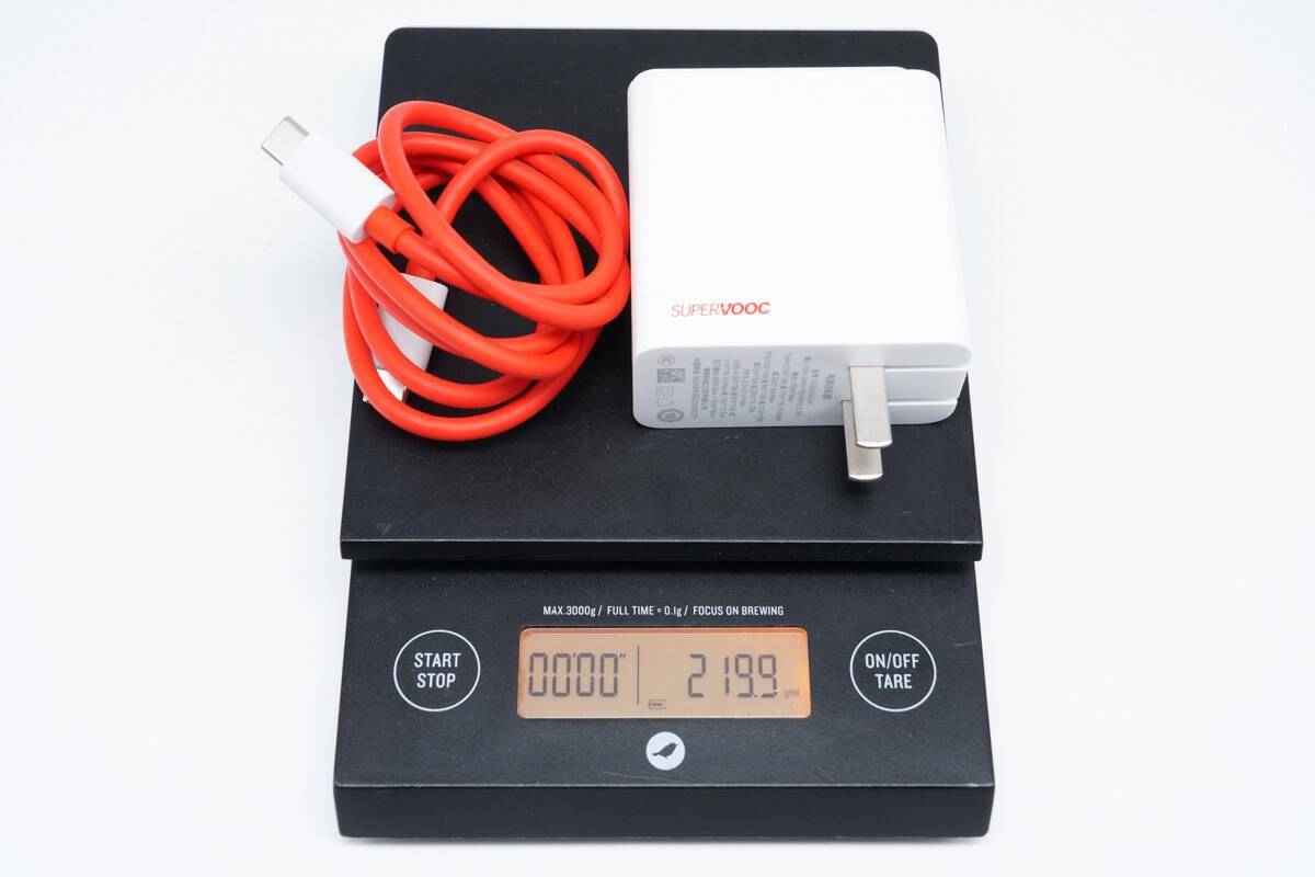 100W超级闪充，1C1A双设备充电，一加 100W 双口超级闪充充电器评测