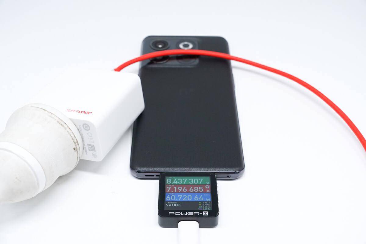 100W超级闪充，1C1A双设备充电，一加 100W 双口超级闪充充电器评测