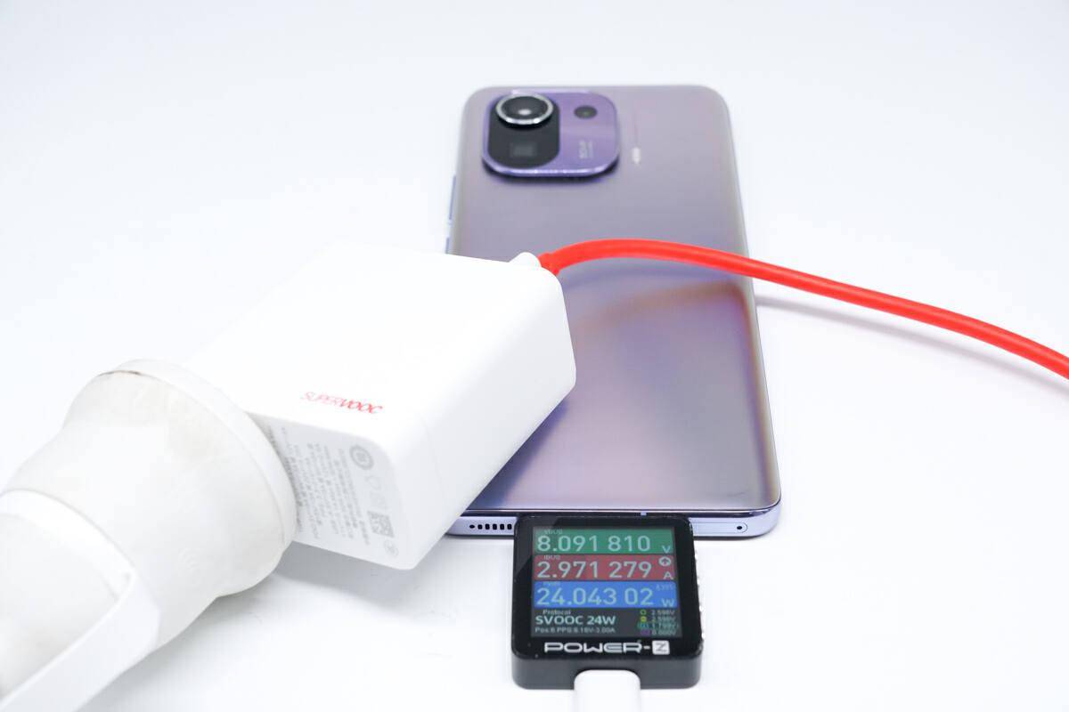 100W超级闪充，1C1A双设备充电，一加 100W 双口超级闪充充电器评测