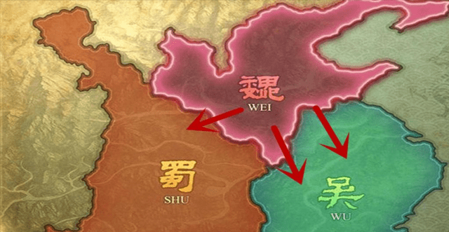 很多人劝我看三国演义，说现在是三国鼎立时期，事实真的如此吗？