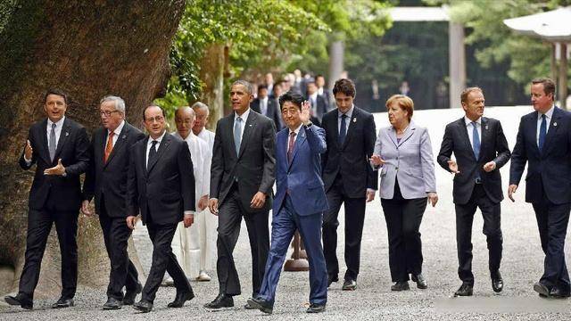 很多人劝我看三国演义，说现在是三国鼎立时期，事实真的如此吗？