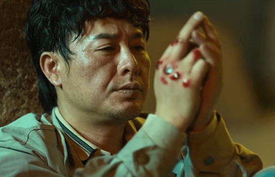 《狂飙》今晚开播，尺度惊人、戏骨云集，央视抽到“王炸”了