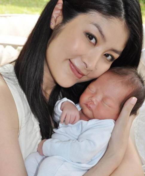 她是我们“最富歌后”，赠儿子10亿豪宅，却给了女儿一把手术刀