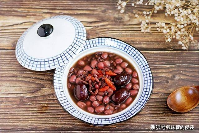 明日中元节，遵循老传统，牢记“做3事、吃2物”，寓意平安顺遂