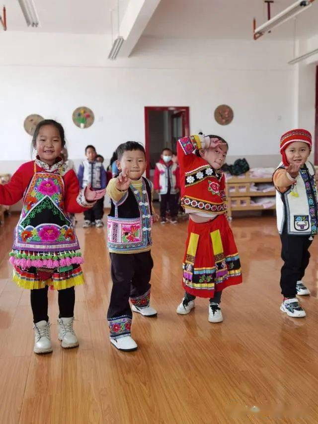 情暖冬至 欢度彝族年——楚雄永仁县城区幼儿园开展迎冬至欢度彝族年活动