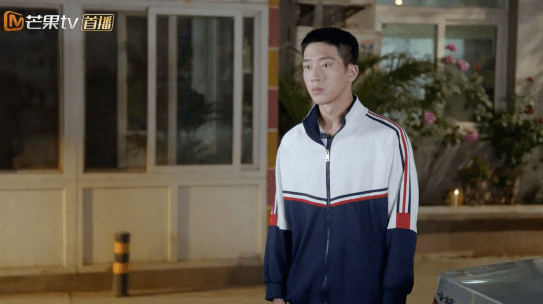 比井柏然现在的脸更可怕的，是他无可救药的CP感