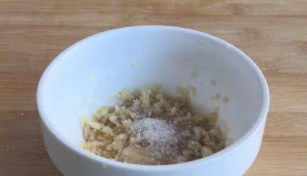 韭菜鸡蛋这样做你绝对没吃过，比出名的韭菜炒鸡蛋还要美味