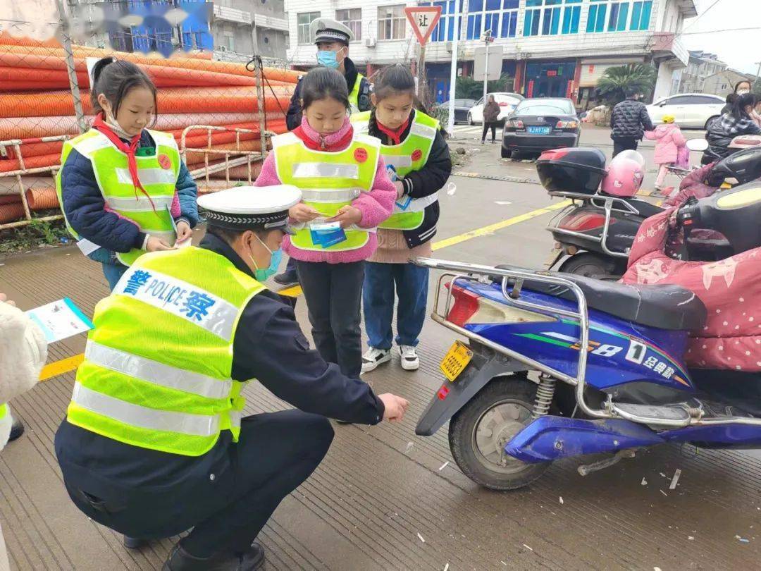 “神兽”归笼啦，来看浙江交警护学大动作！ | 开学季