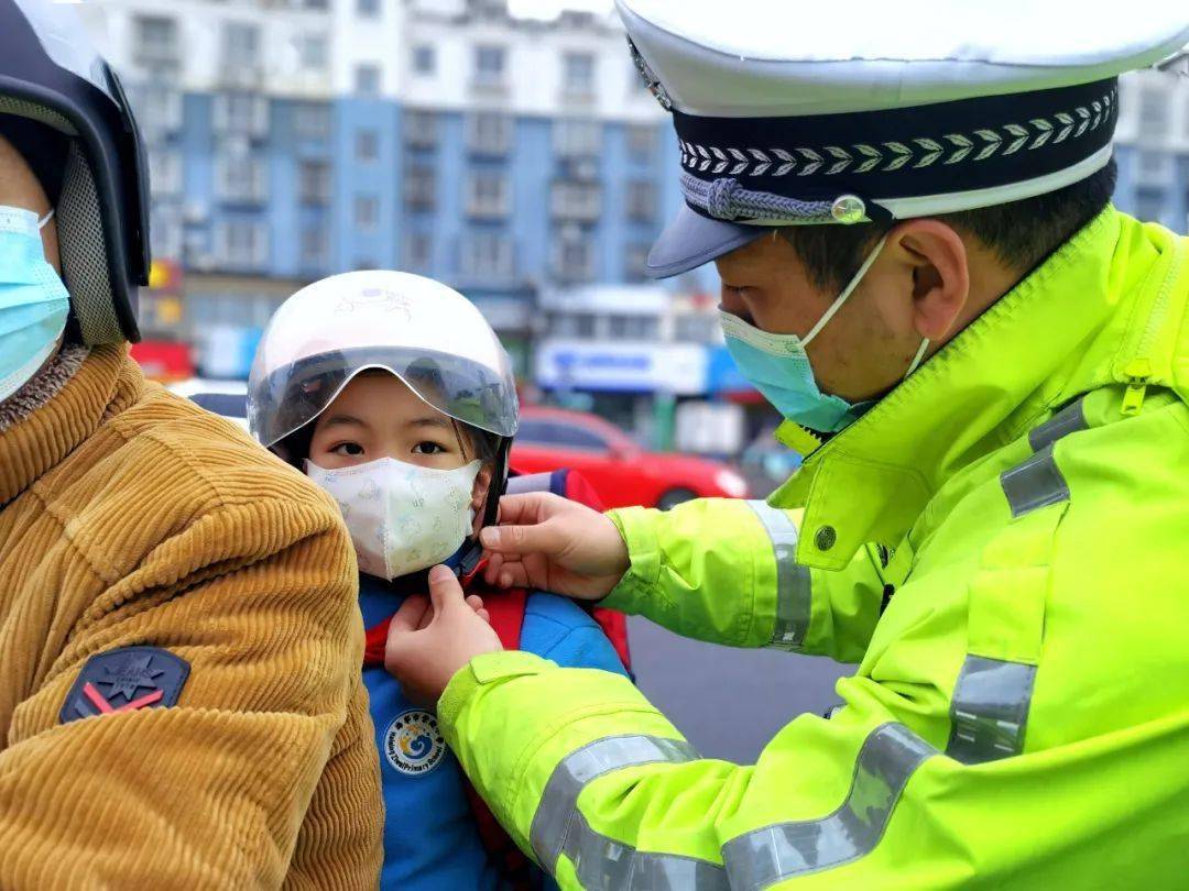 “神兽”归笼啦，来看浙江交警护学大动作！ | 开学季