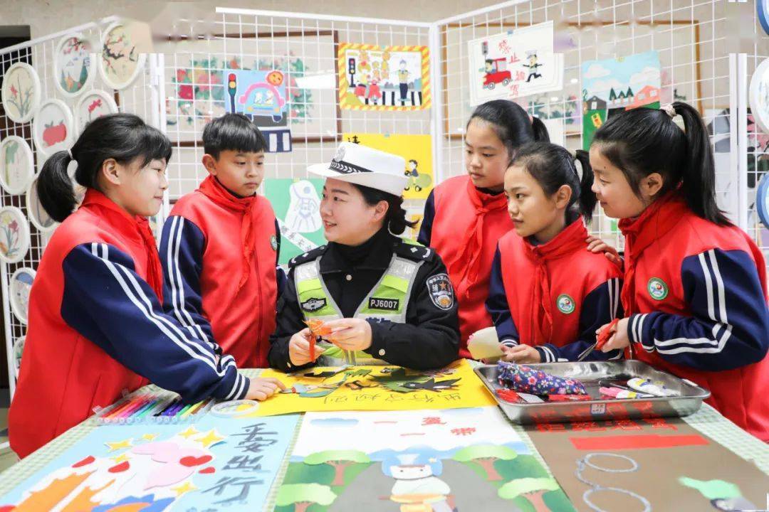 “神兽”归笼啦，来看浙江交警护学大动作！ | 开学季