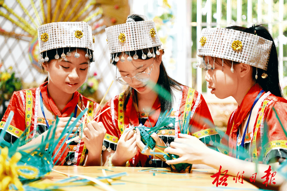 梧州的三月三有对山歌、粤剧等表演，还穿传统服装，你有见过吗？