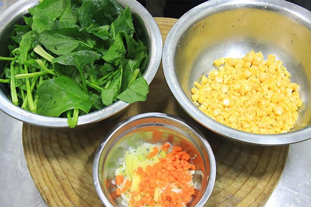 菠菜紫菜蛋花汤的做法_果仁菠菜的做法_菠菜的做法