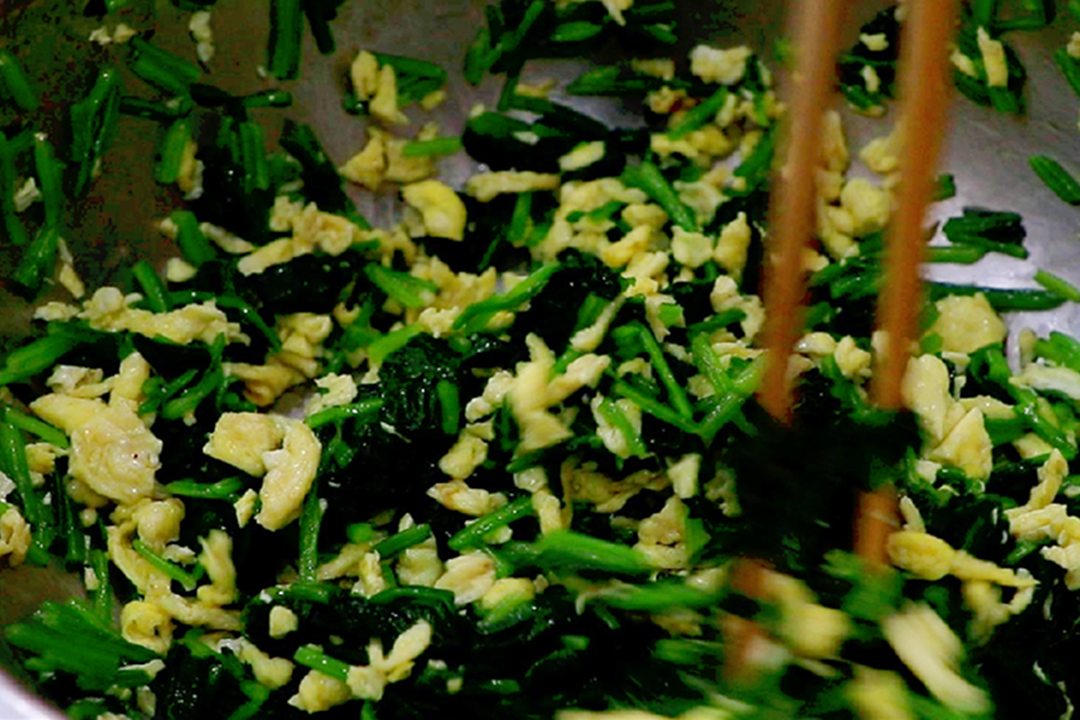 菠菜的做法_菠菜紫菜蛋花汤的做法_果仁菠菜的做法