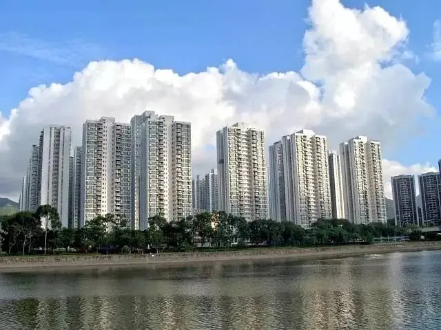 李兆基中学_李兆基儿子李嘉诚身价_李兆基